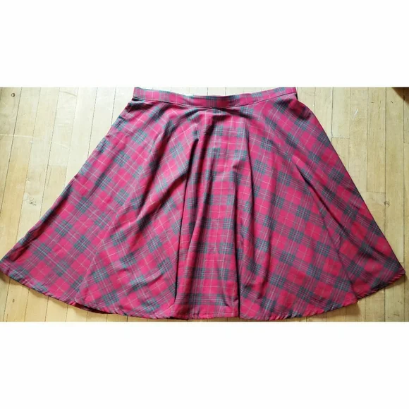 Unique Vintage Magnolia Place Sally Swing Skirt Red Green Plaid Retro Flannel - Picture 3 of 5